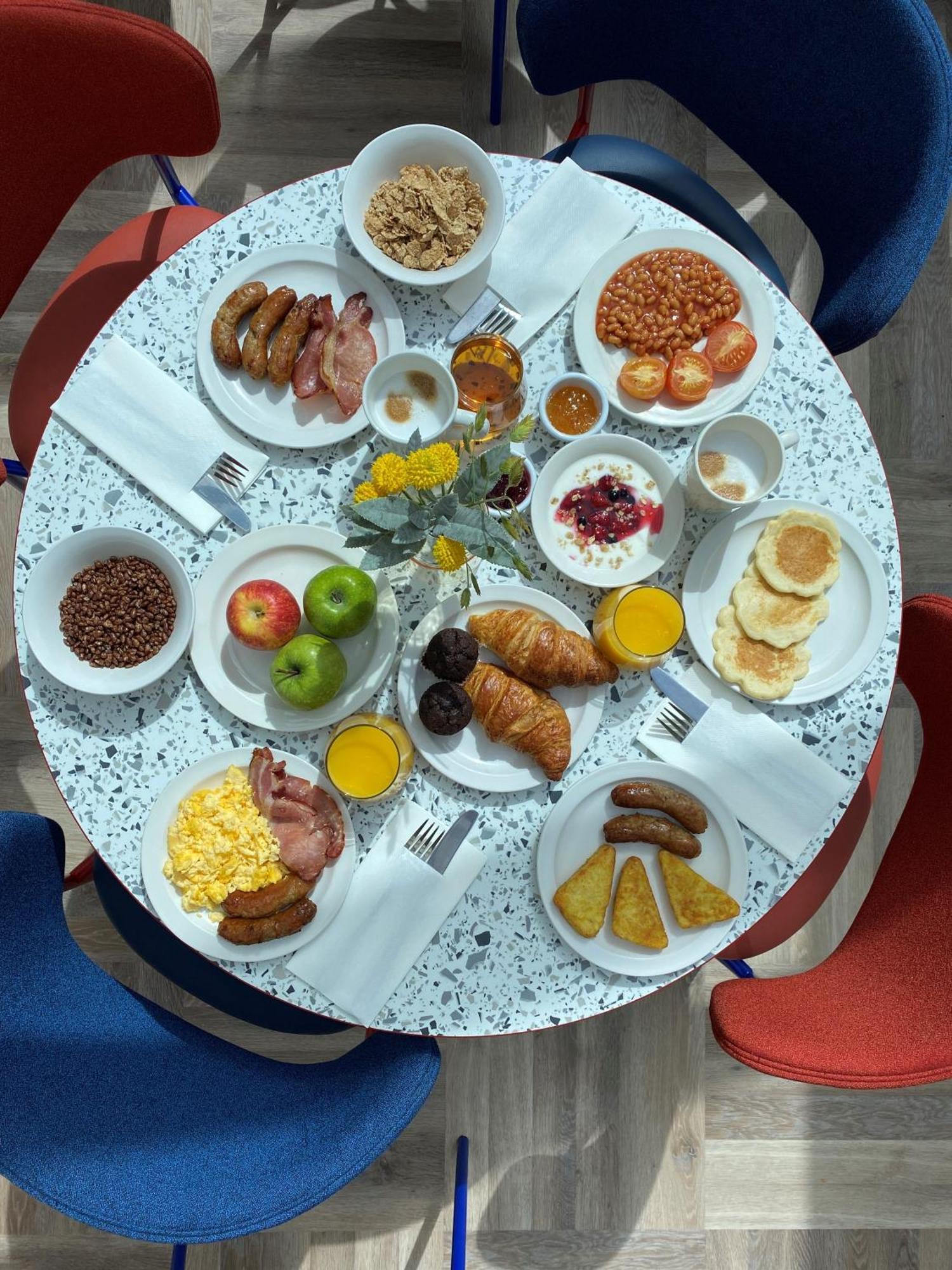 Express By Ihg Hotel 3*